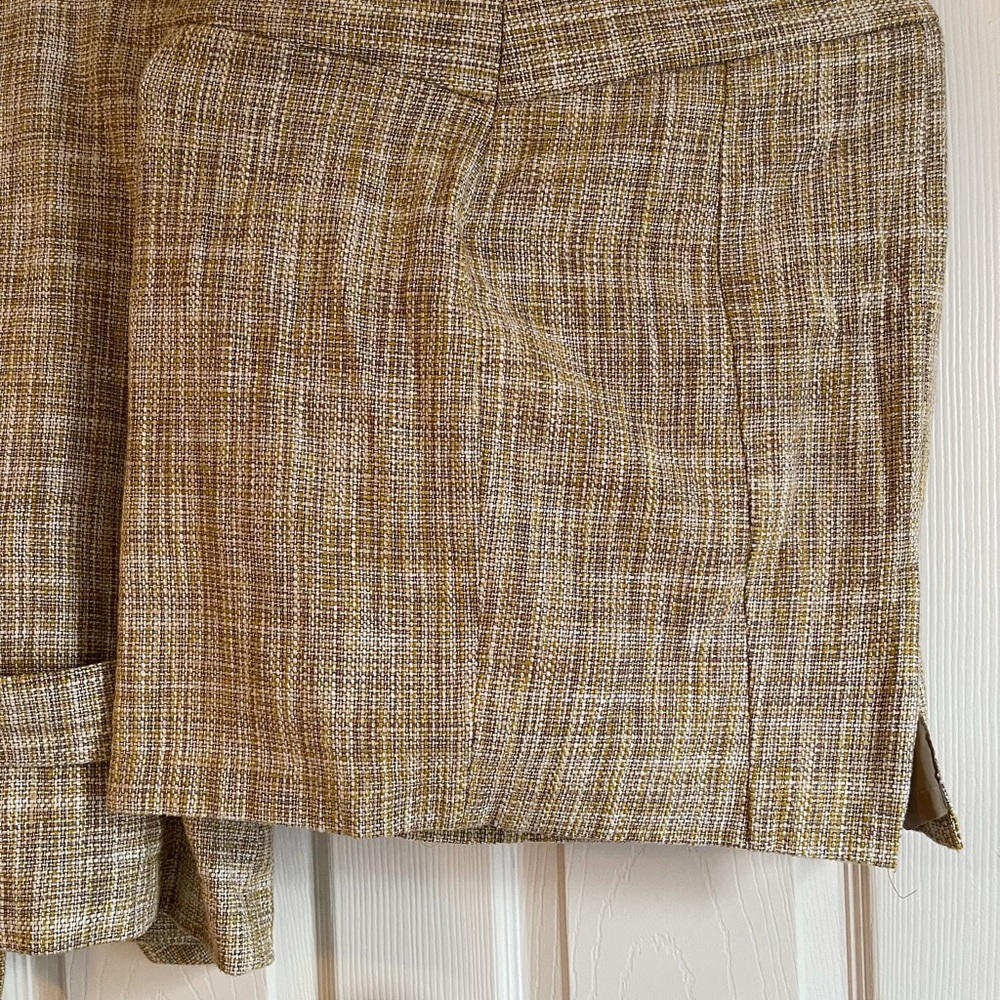 Suit - Picture 4 of 7